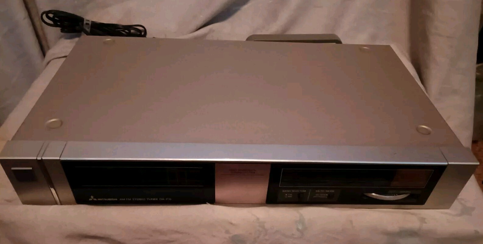 Mitsubishi DA-F15 AM FM Stereo Tuner DA-F15