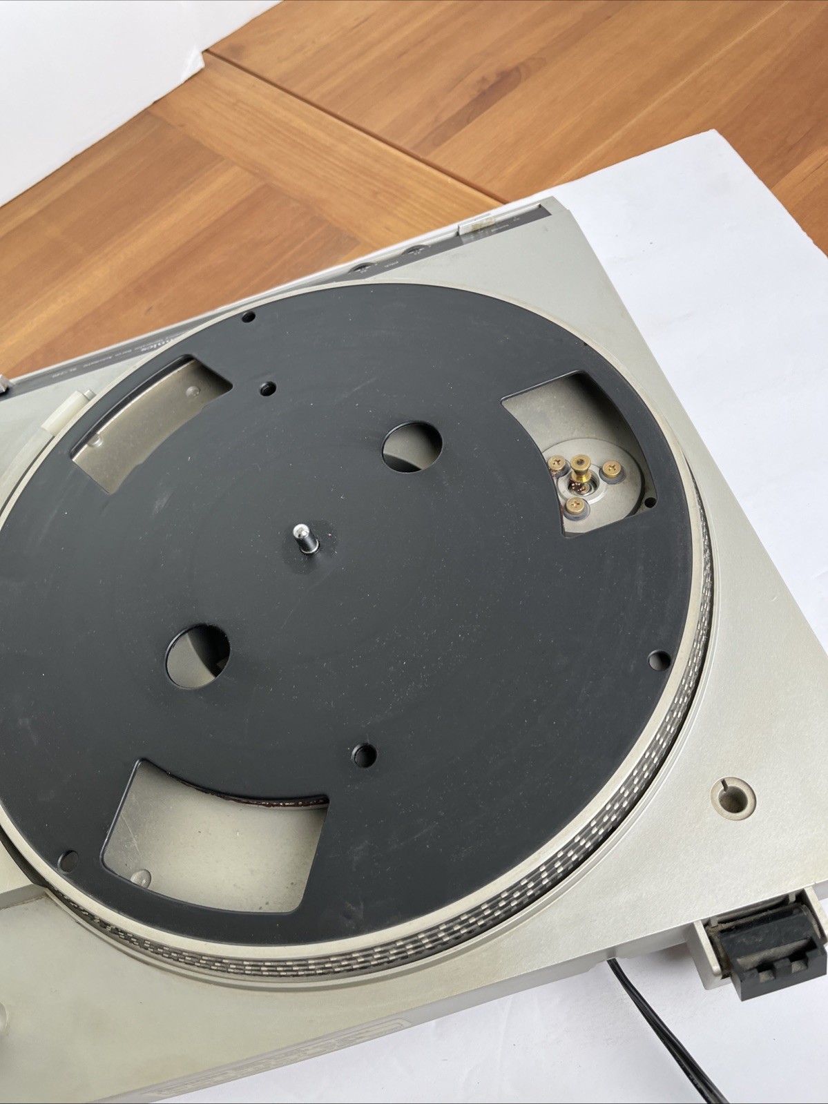 Technics SL-220 Automatic Turntable Frequency Generator Servo NO LID & UNTESTED