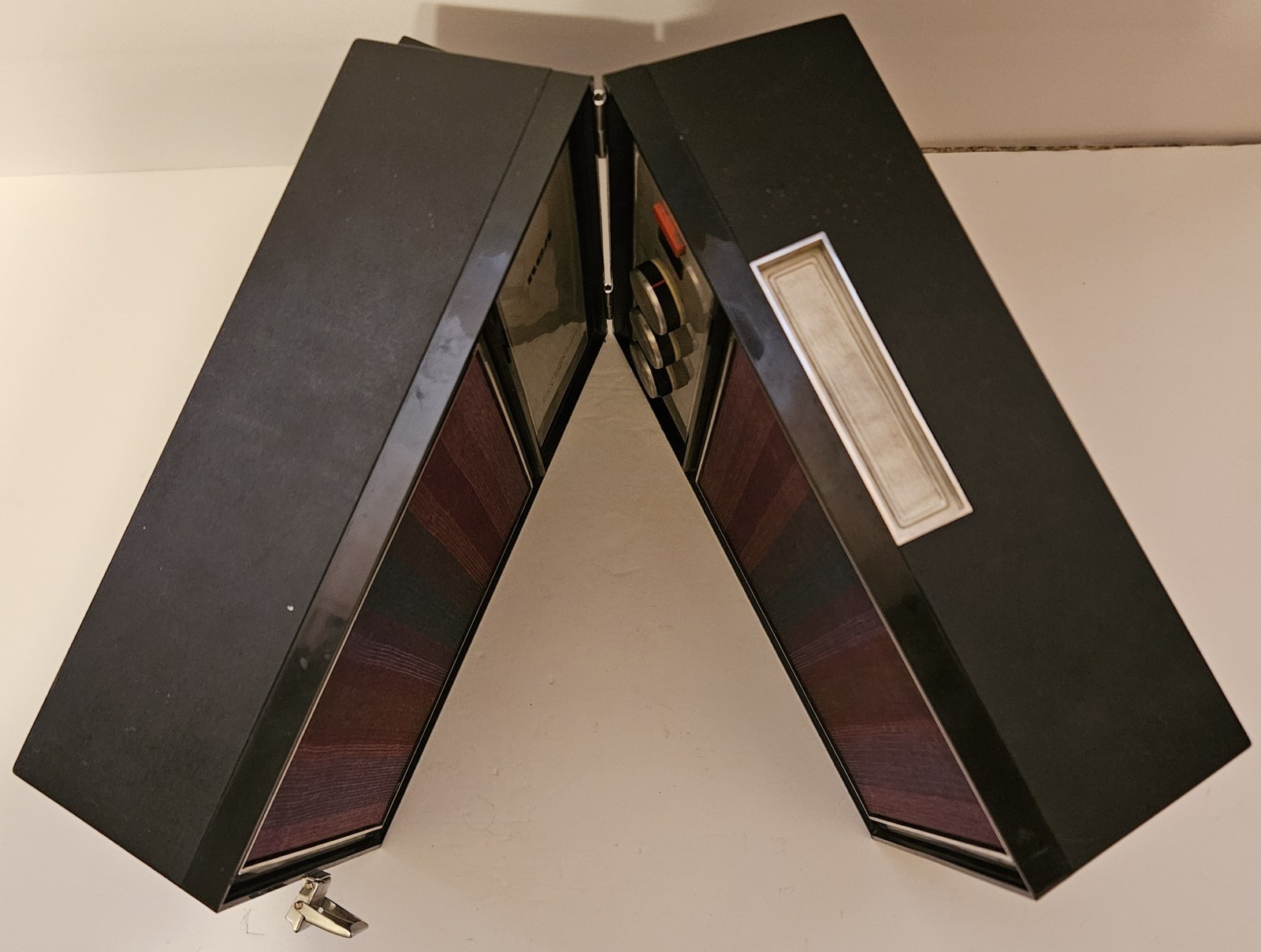 RCA A/C Cordless Mark 8 Stereo 8 Track YZD 595 Vintage *READ*