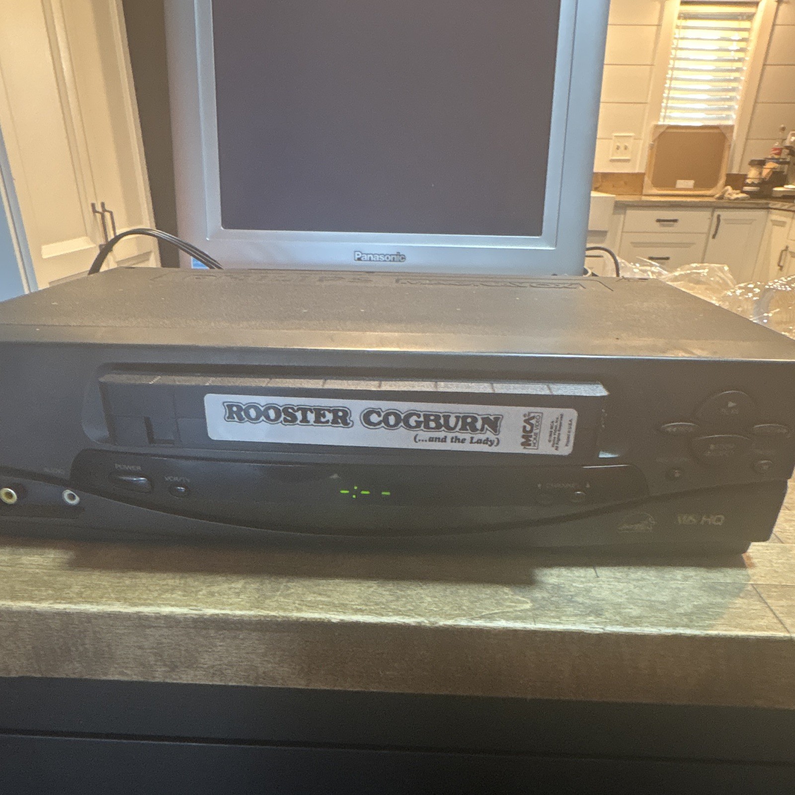 Philips Magnavox VRA332AT23 4-Head VHS VCR Video Cassette Recorder