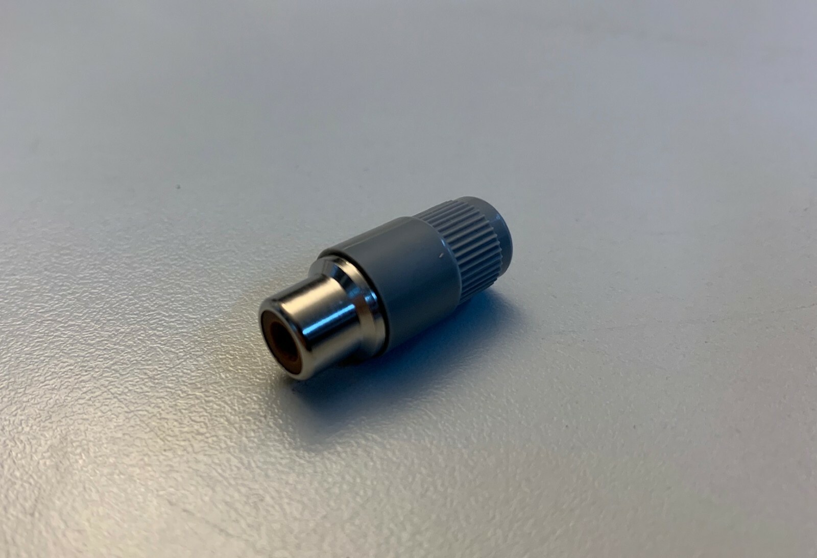VINTAGE NOS LUMBERG RCA F-MALE PLUG GREY