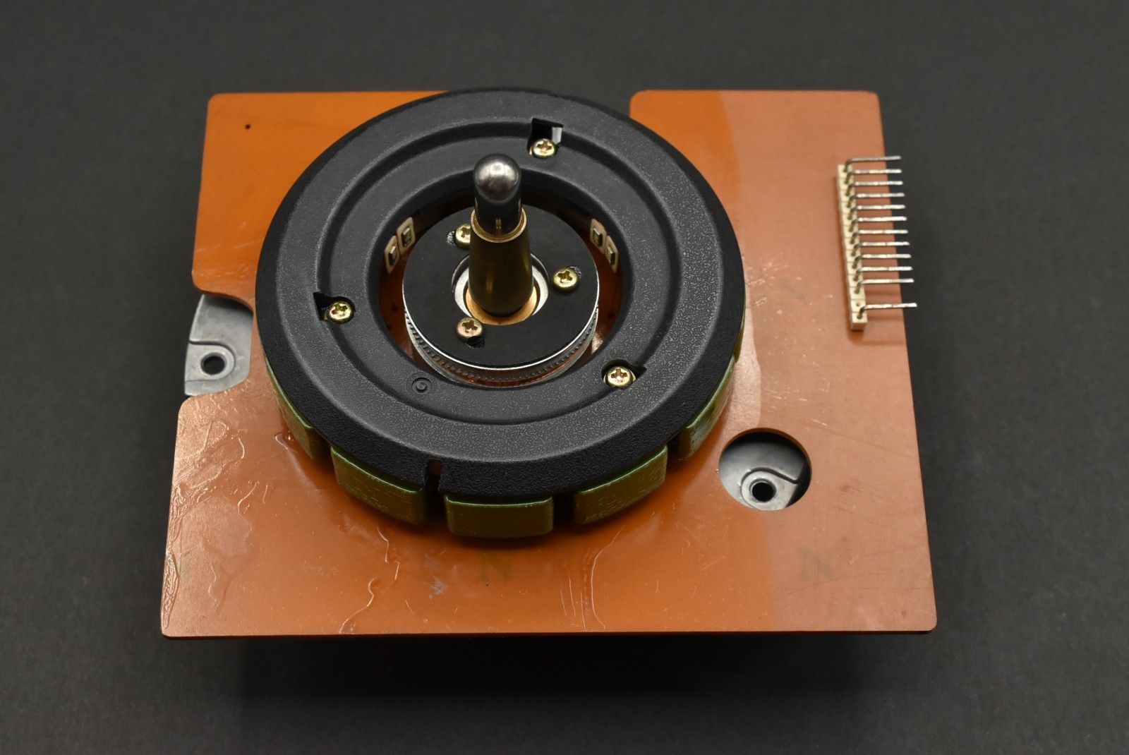 Technics SL-1301 Main Spindle Motor shaft parts SFMZ134-01Z