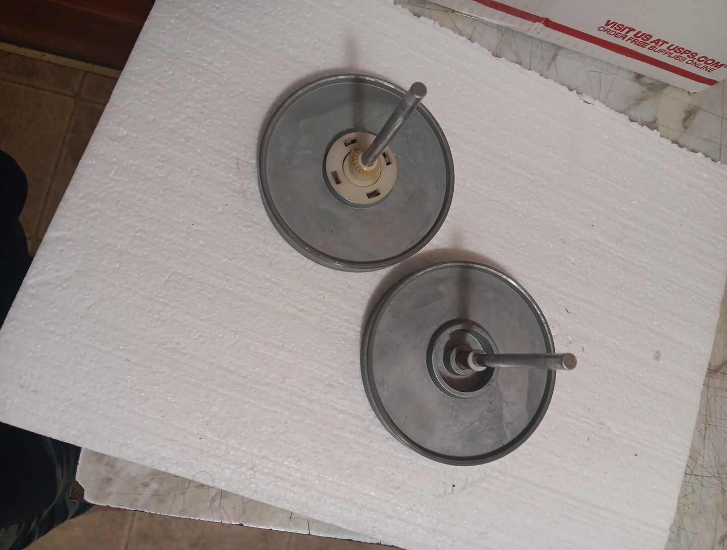 Akai GX-77 Flywheel Left & Right Supply With Capstan Gear & Shaft Holder