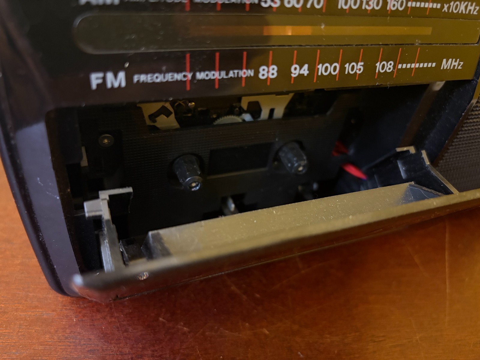 Vintange Electro Brand Portable AM/FM Radio Cassette Player Model 7937 Tested