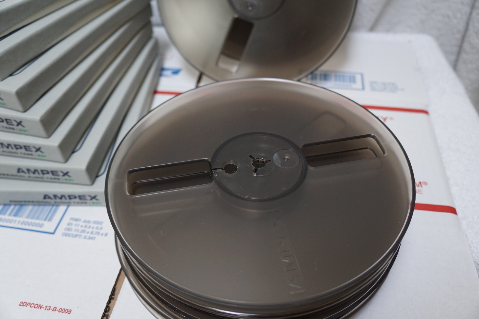 7 AMPEX 631 PLASTIC EMPTY TAKE-UP REEL & BOX 7 INCH for 4-track 3.75 ips 7.5 ips