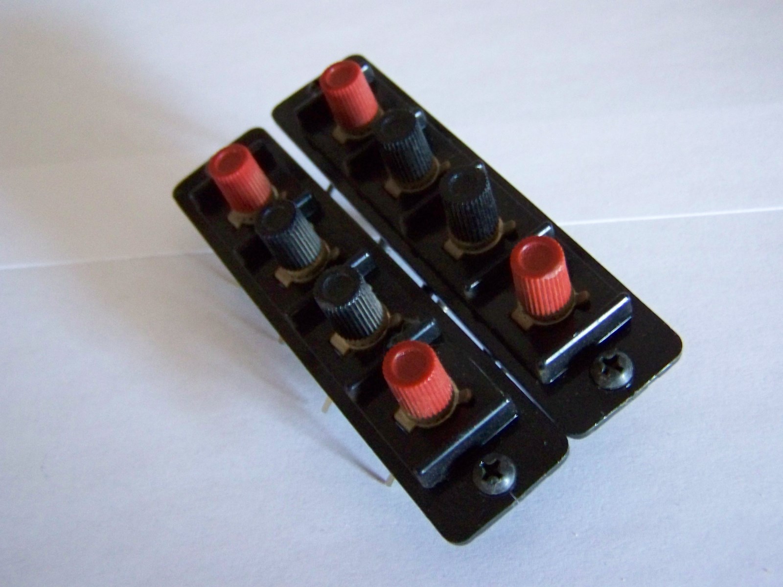 Pioneer SX-737 SX-636 SX-535 SX-434 SA-8500 Speaker Binding Post Assy AKA-001
