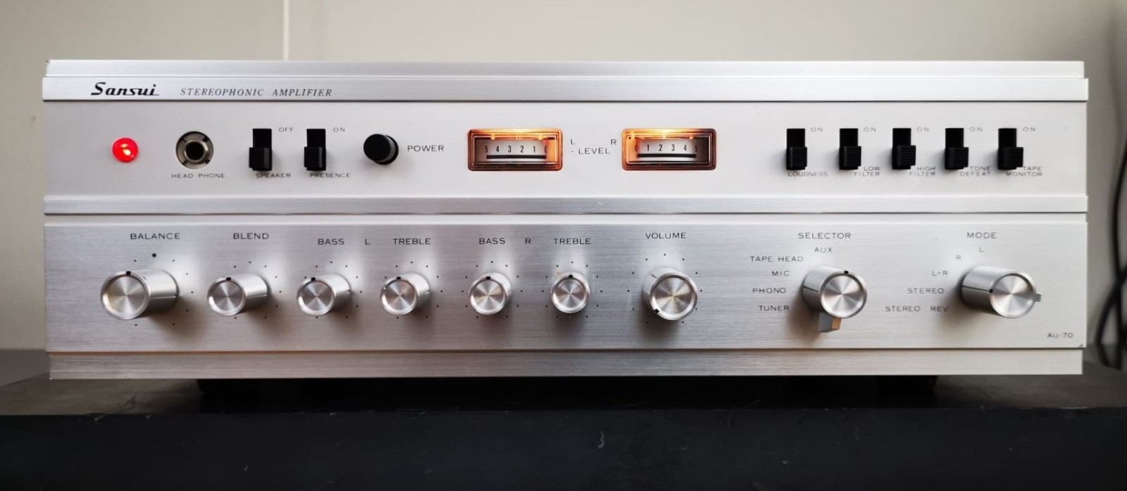Sansui AU-70 Stereophonic Amplifier – Survivor w Original Box (READ DESCRIPTION)