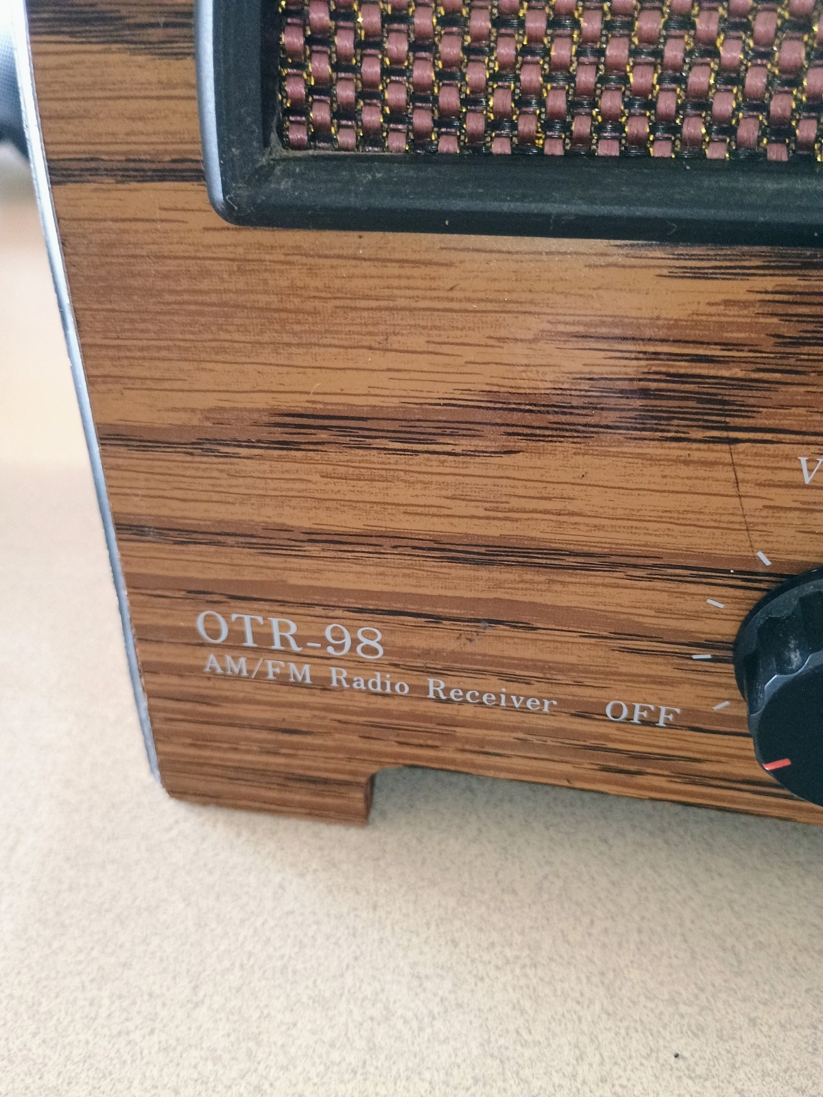 Randix OTR-98 AM/FM Radio Replica Reproduction Cathedral Style Wood Cabinet
