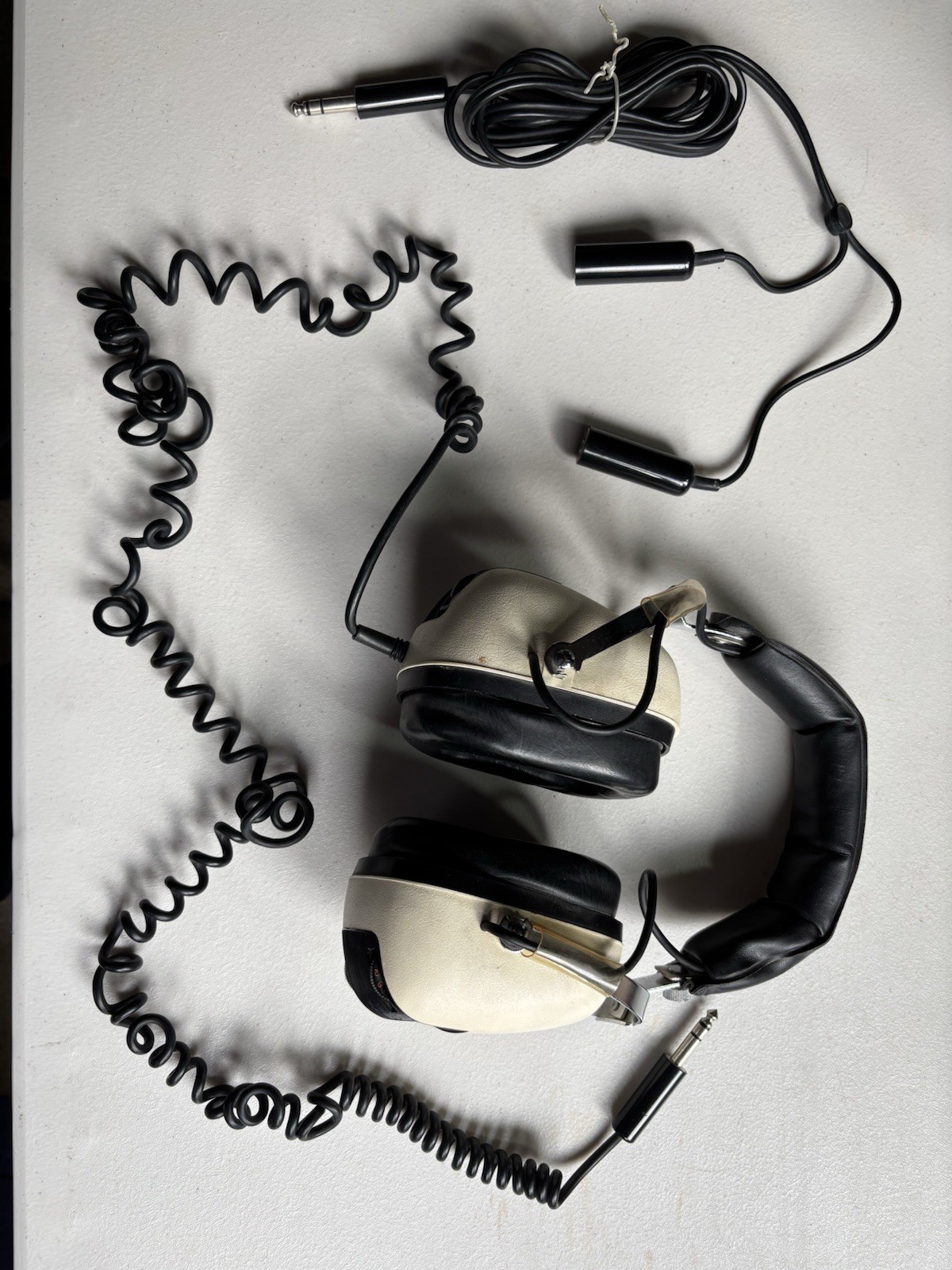 Vintage Sansui SS-20 headphones Including Dual Output 6 Foot Extension Cord.