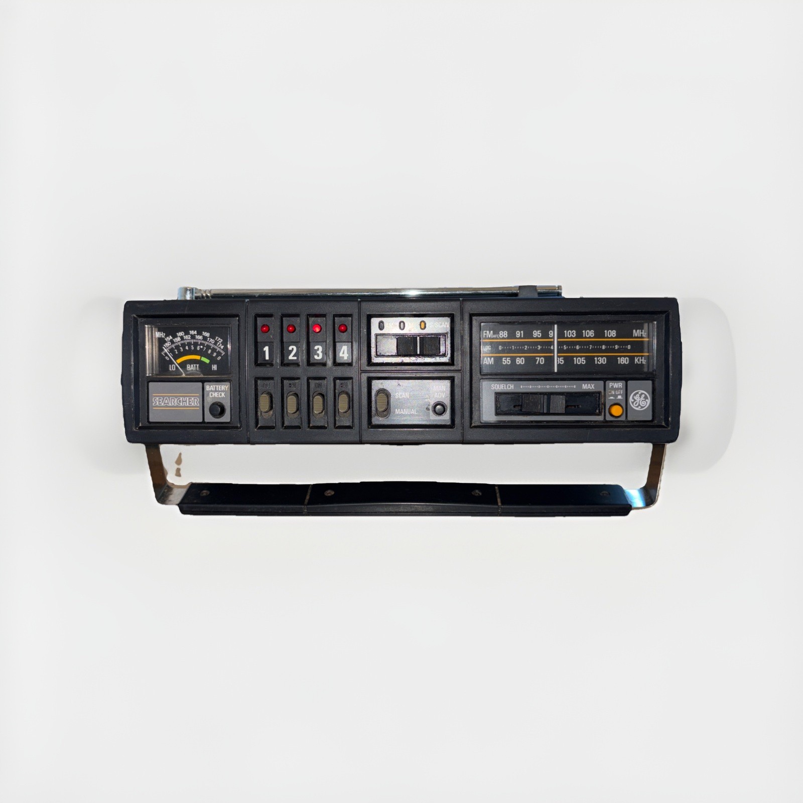 1975 GE The Searcher Model 7-2995A, AM/FM Radio/Scanner Very Nice