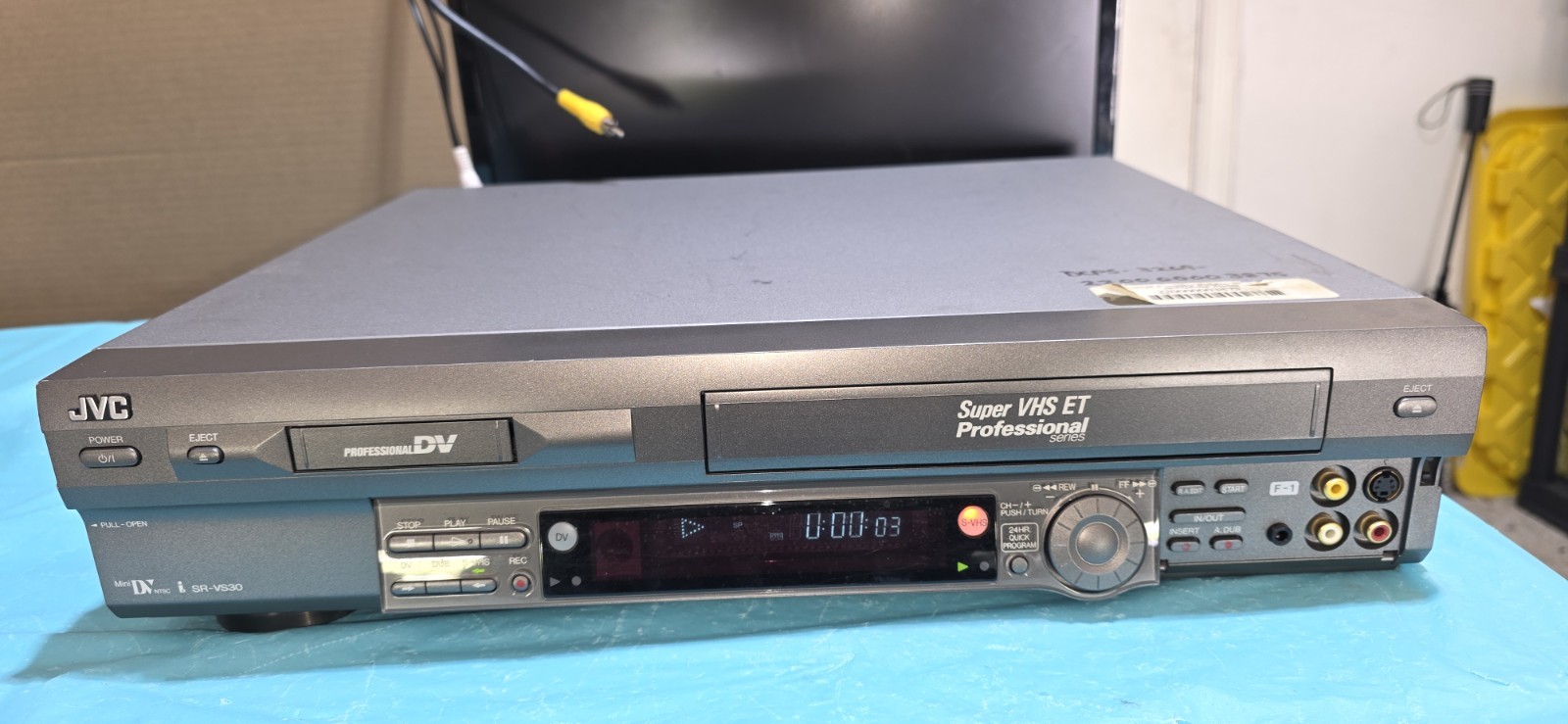JVC Video Cassette Player/Recorder Model # SR-VS30U Super VHS ET Professional