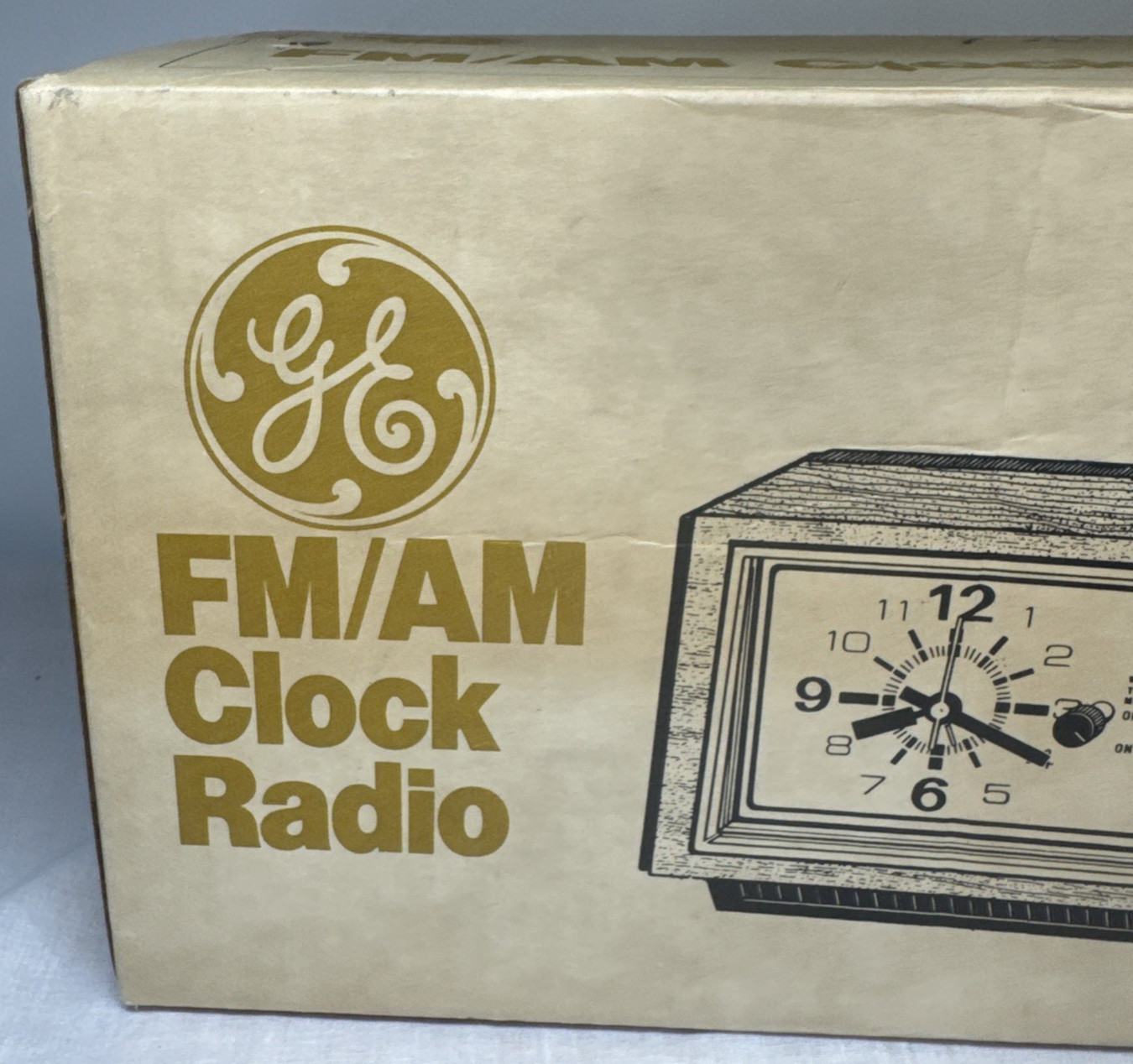 VTG GE GENERAL ELECTRIC AM/FM CLOCK RADIO MODEL 7-4550 NEW IN BOX RARE