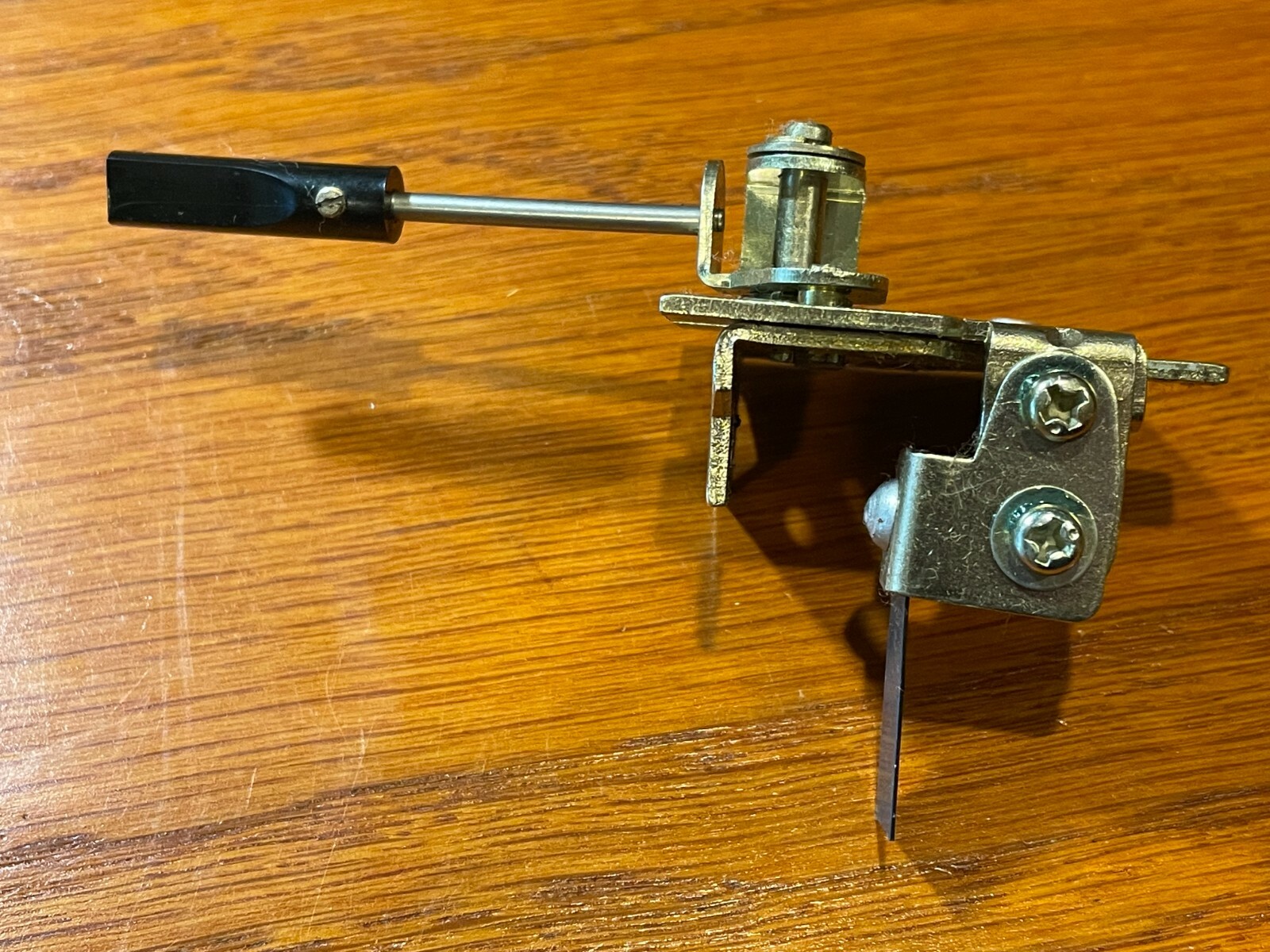 Sanyo TP600SA Turntable Parts – Queuing Lever Assembly