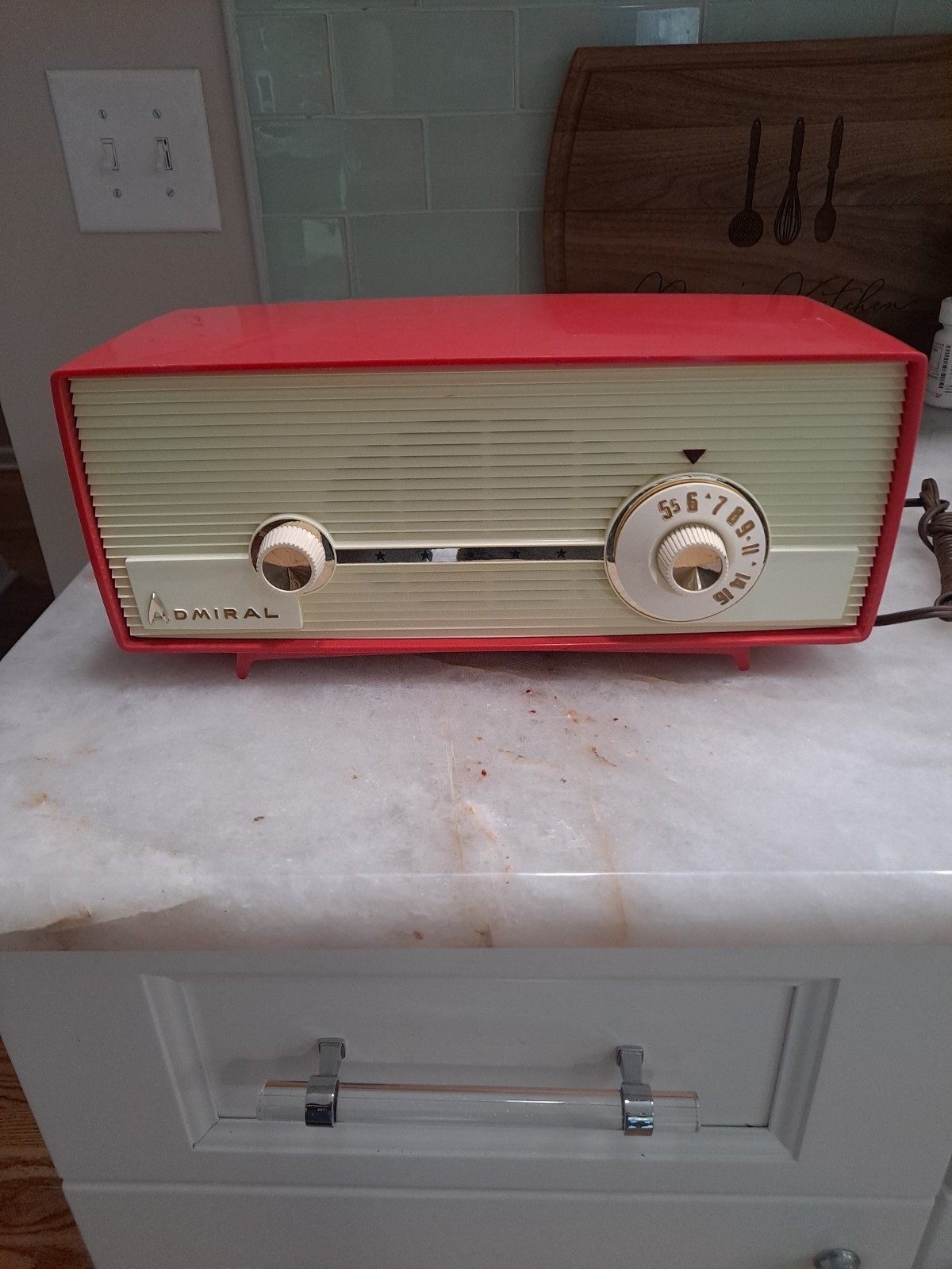 VINTAGE RETRO PINK/ MAUVE ADMIRAL MODEL 275 TABLE RADIO CHASIS 5D4