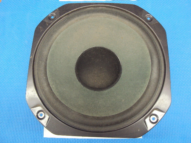 Fisher ST 9215 Original Woofer & Hardware. Tested with 60 Watt Receiver.