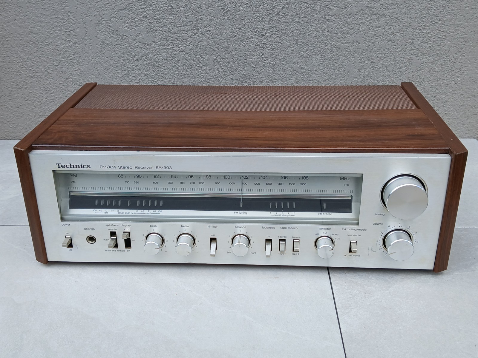 Vintage TECHNICS SA-303 AM/FM Stereo Receiver TESTED Japan Silver Face