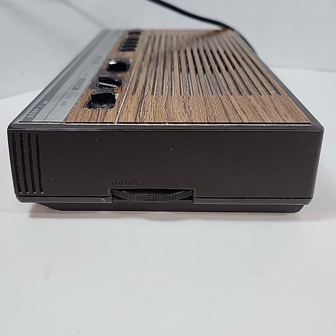 Vintage GE General Electric AM/FM Radio Alarm Clock Wood Grain 7-4624B Works