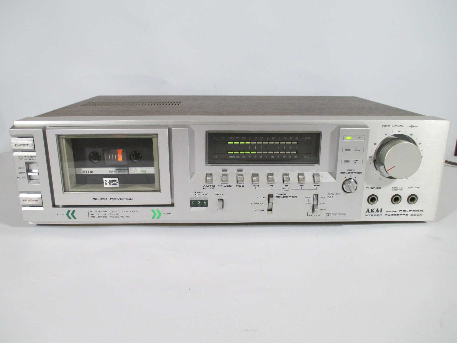 VINTAGE! Akai CS-F33R, Vintage, Stereo Cassette Deck (TURNS ON)