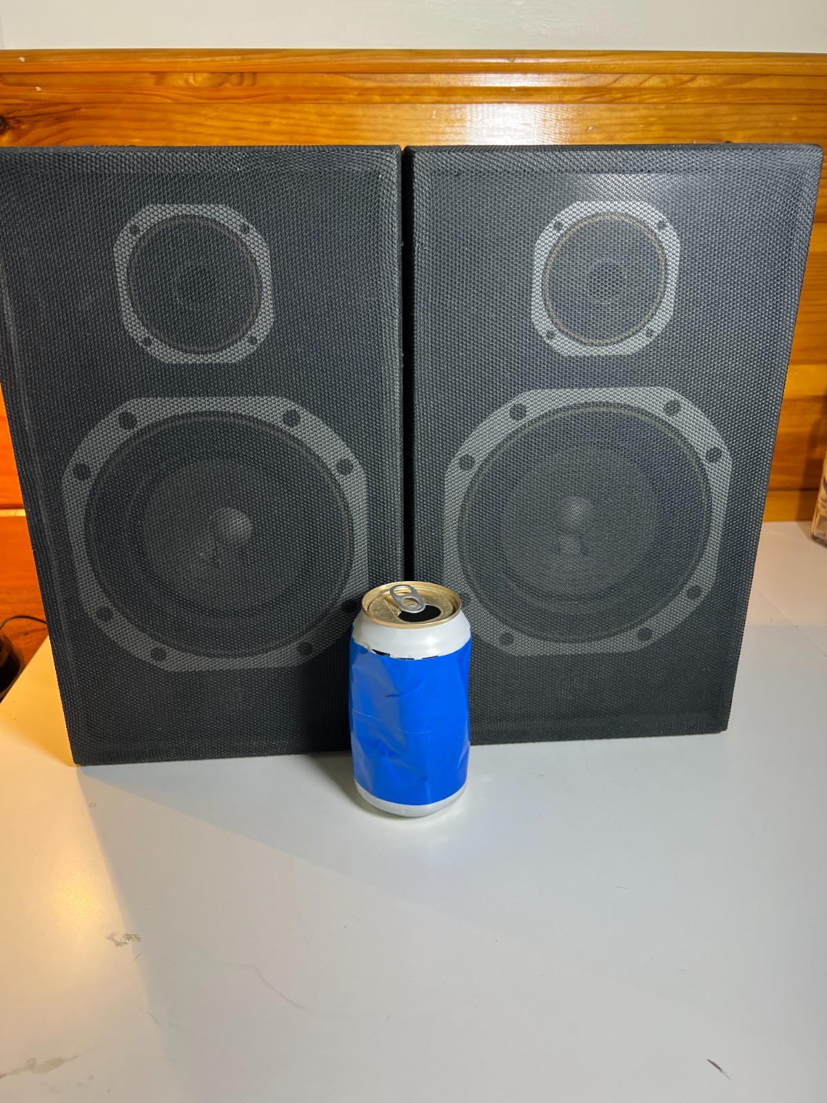 Vintage Bookshelf 1980s 80s Mesh Net Speakers Pair 2 Way RCA Male Plug Plugs