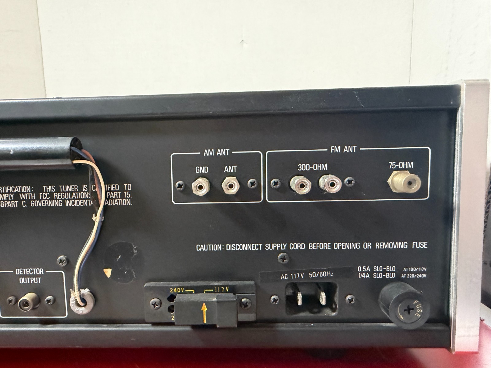 Accuphase T-100 AM FM Stereo Tuner 26W Kensonic Laboratory Japan-READ!!!!