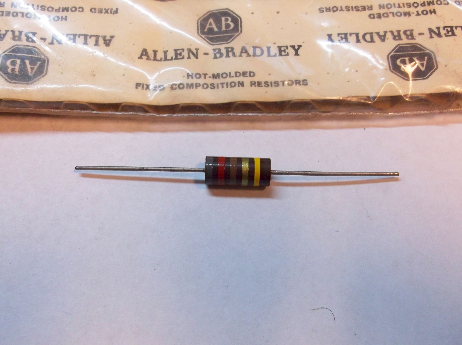 ALLEN BRADLEY 820 ohm RCR 2 watt 5% Carbon Comp Res(1)