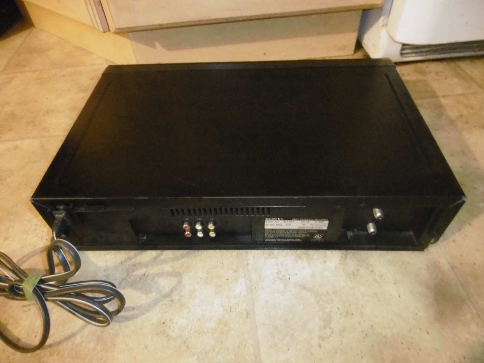 Sony SLV-N71 VCR Hi-Fi Stereo VHS Player Recorder (no remote)