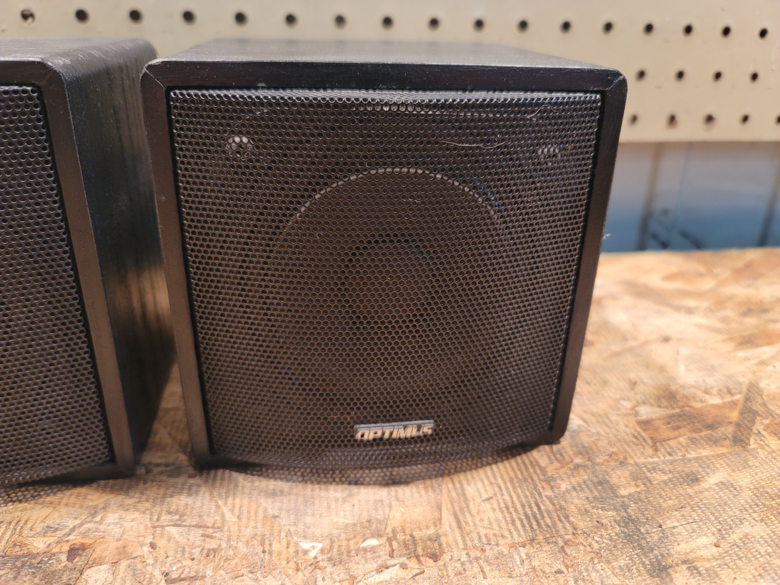 Optimus XTS 40 Speakers Cat. No. 40-1991 – Tested and Working Pair See Photos