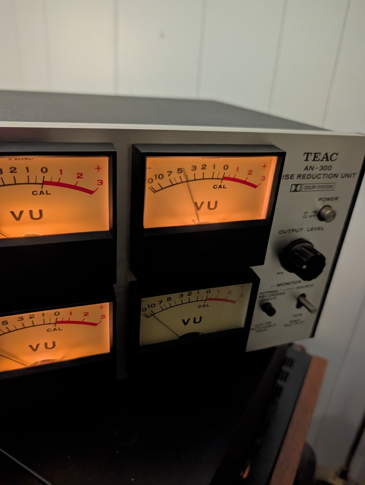 TEAC AN-300 Dolby Noise Reduction Unit for Vintage Recording Classic *Read