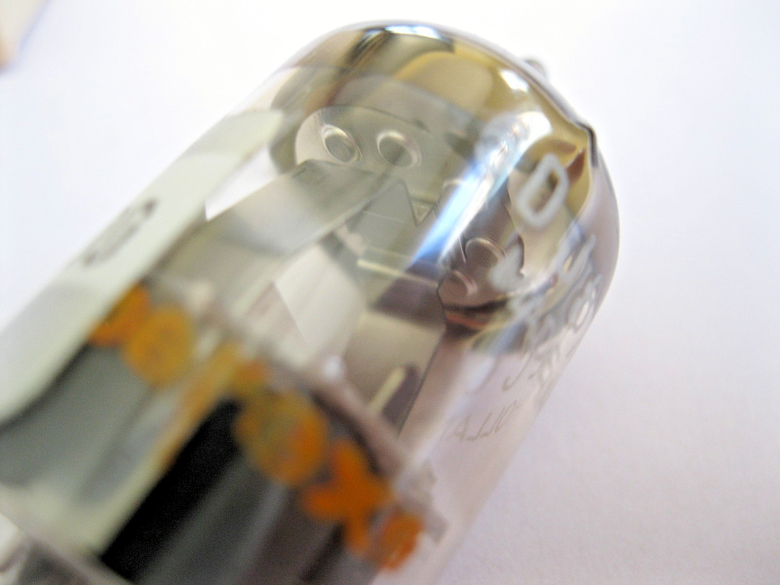 AMPERXE 6DJ8/ECC88 AUDIO VACUUM TUBE MADE IN HOLAND TV-7 TESTED NEW.