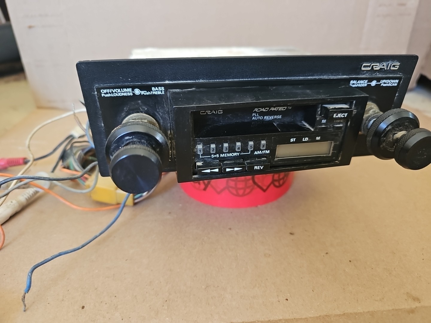 Vintage Craig Model T824 AM/FM Cassette Car Stereo Auto Reverse Japan