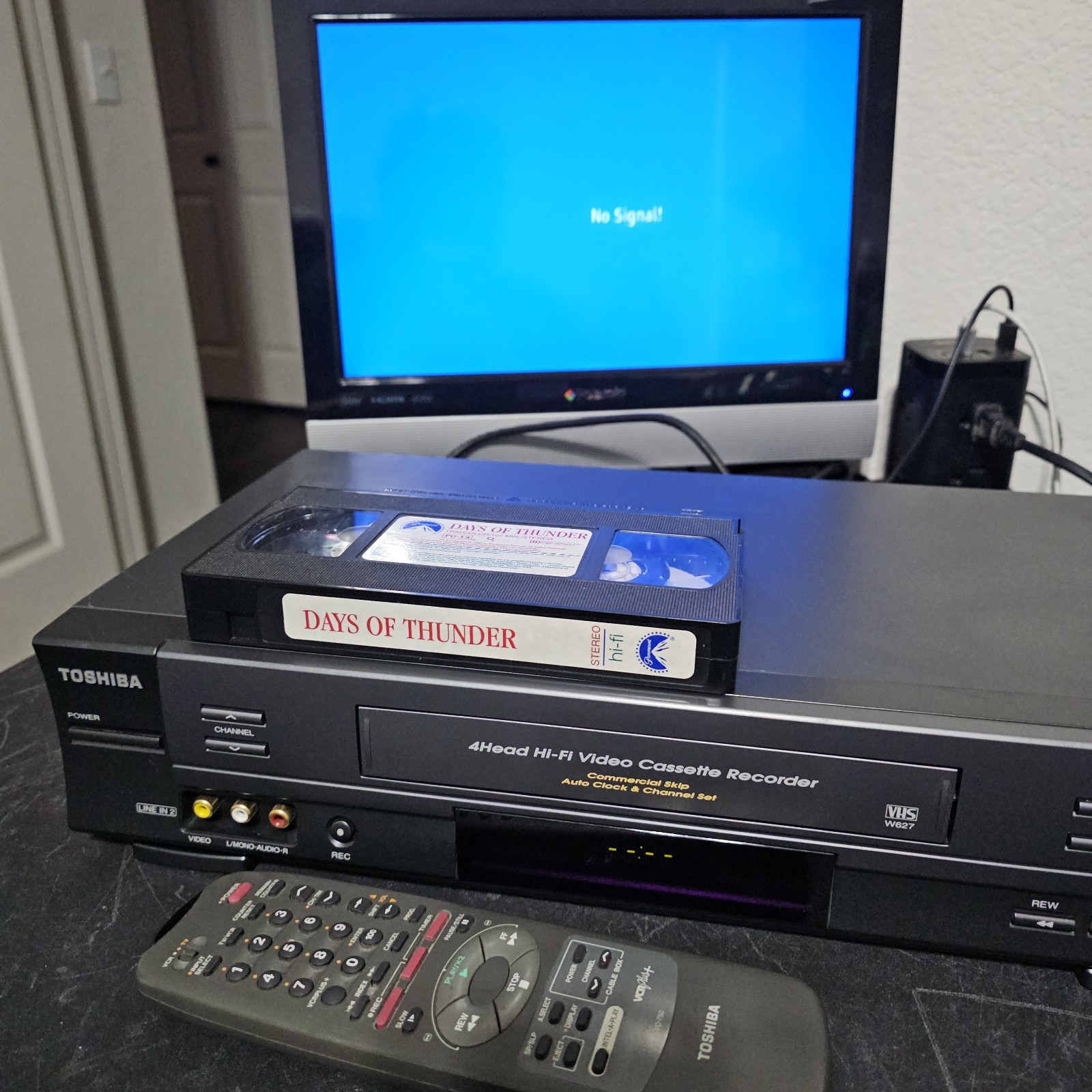 Toshiba W-627 4-Head Hi-Fi VHS VCR Video Cassette Recorder w/ Remote Tested