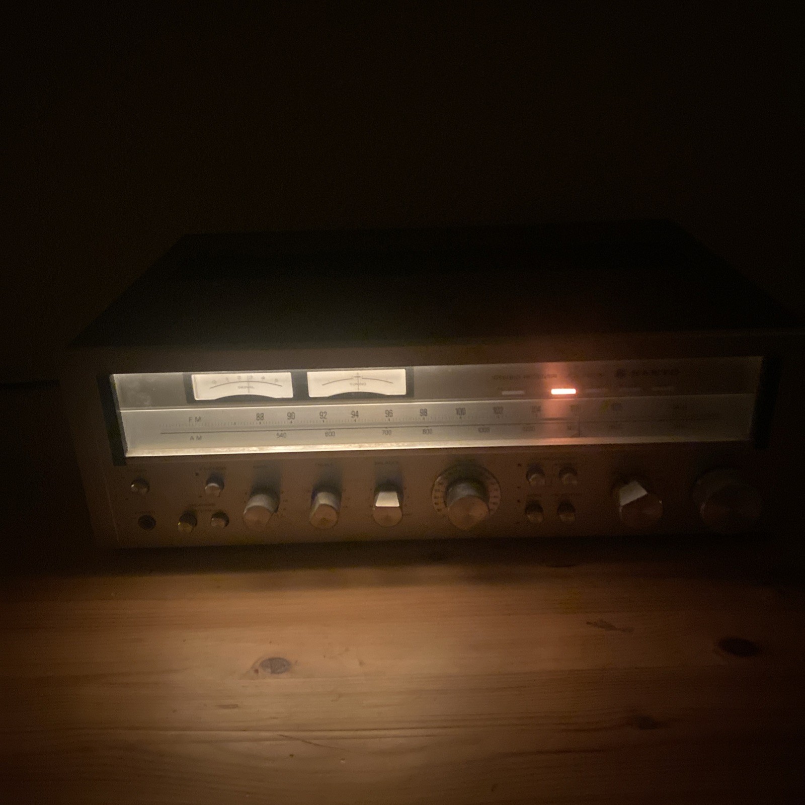 Vintage Sanyo JCX-2300K Vintage AM/FM Stereo Receiver Wood Grain Case Tested