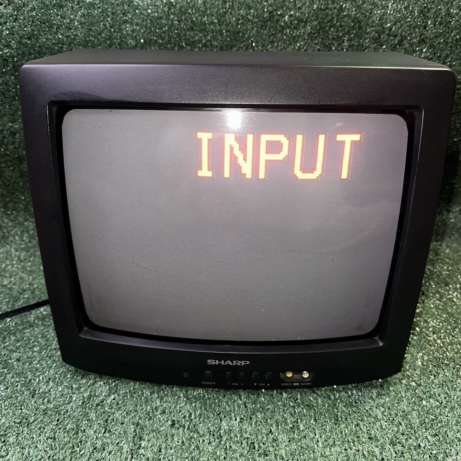 SHARP 13″ CRT TV Retro Gaming Color Television Model 13L-M100B No Remote Working