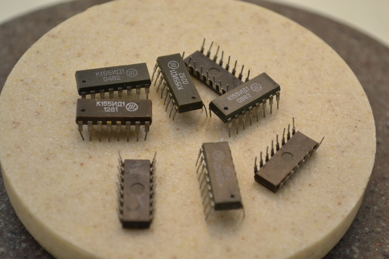 k155id1 x 1pcs – SN74141N SN74141J – DRIVER FOR TUBES IN-12; N-14; IN-16; IN-18