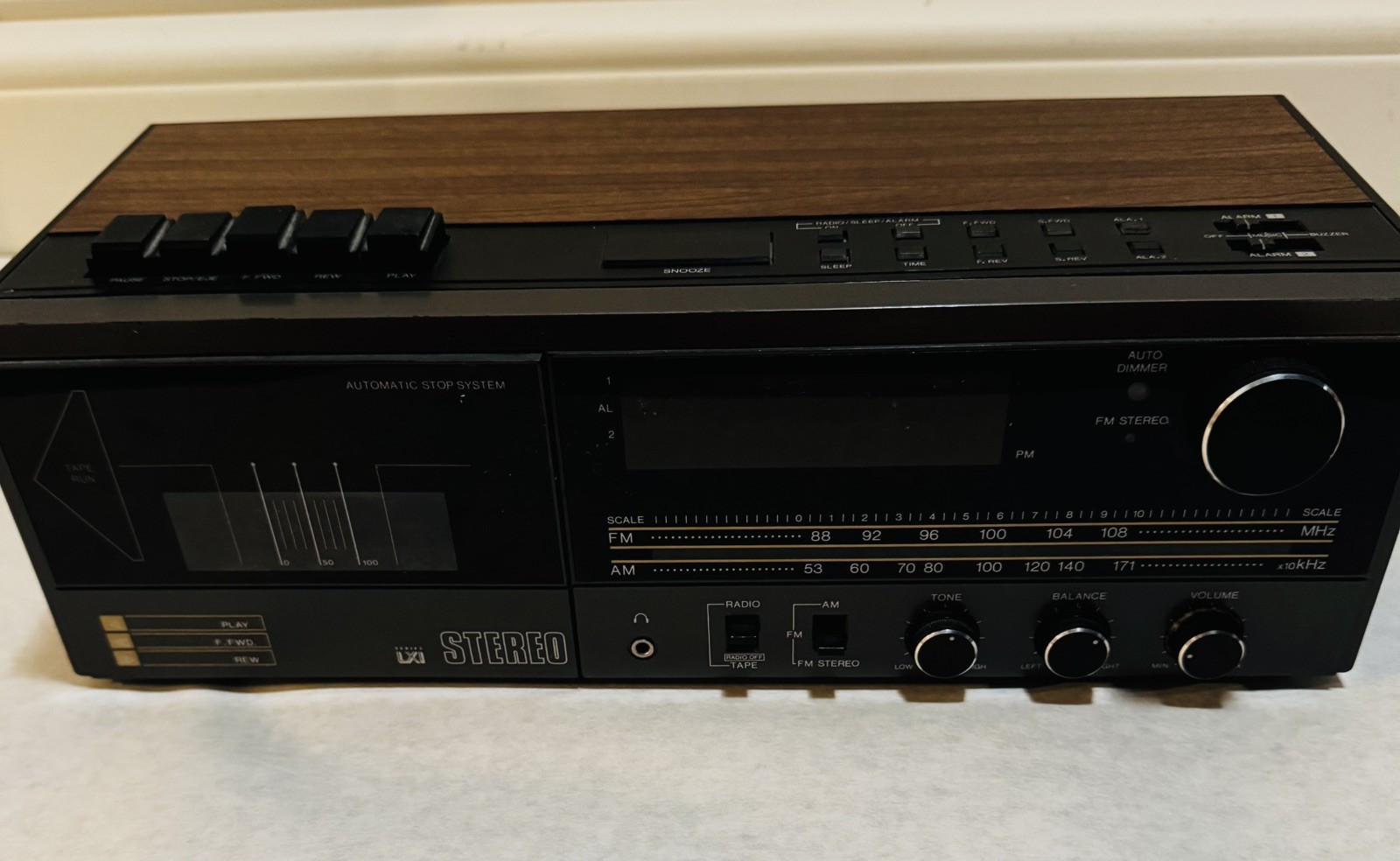 Vintage SEARS LXI SERIES, STEREO CASSETTE, AM/FM Clock Radio Model 667 24288 290