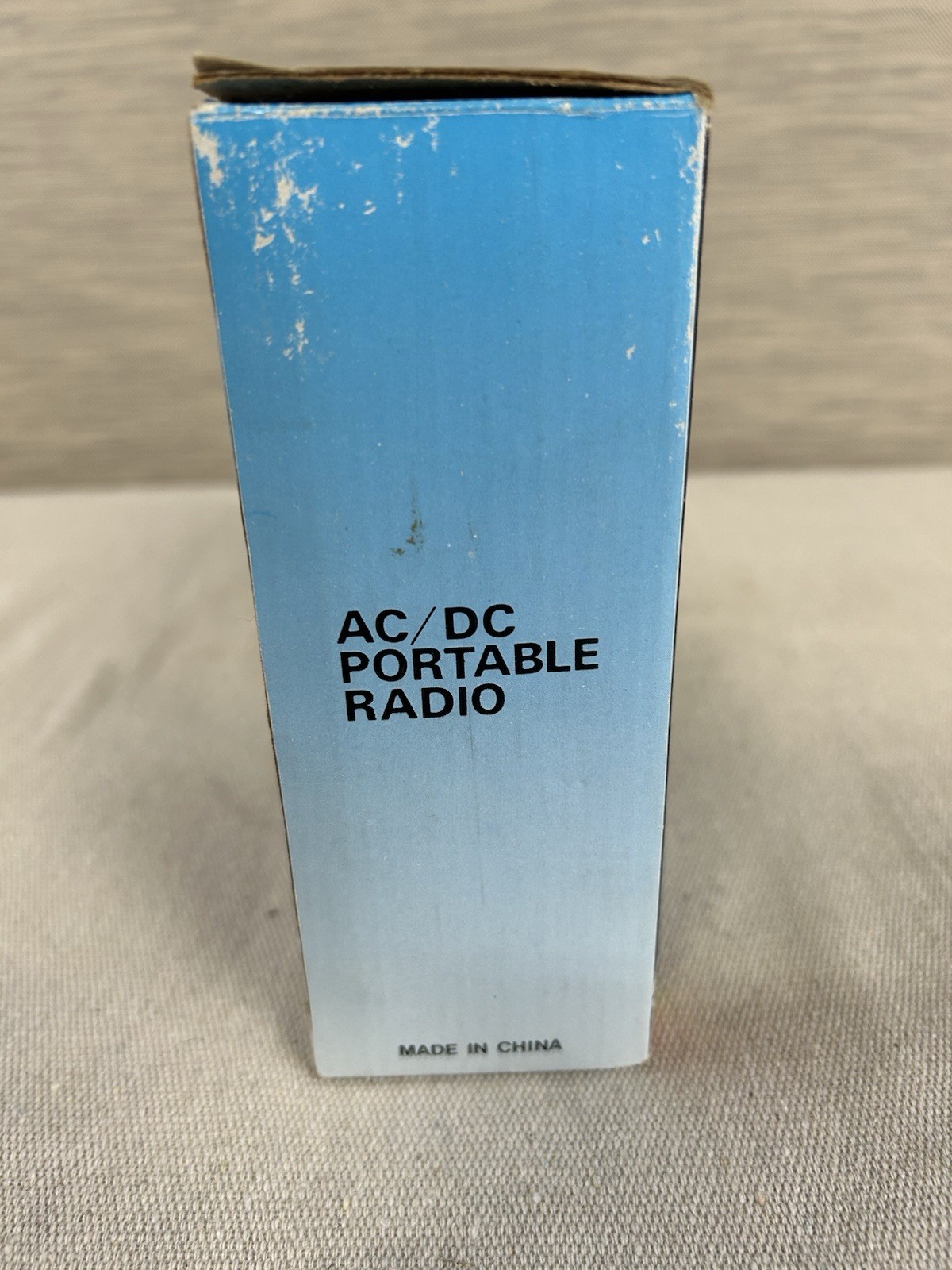Stewart Vintage AM/FM Portable Radio Model ST 841C – AC/DC – New In Box