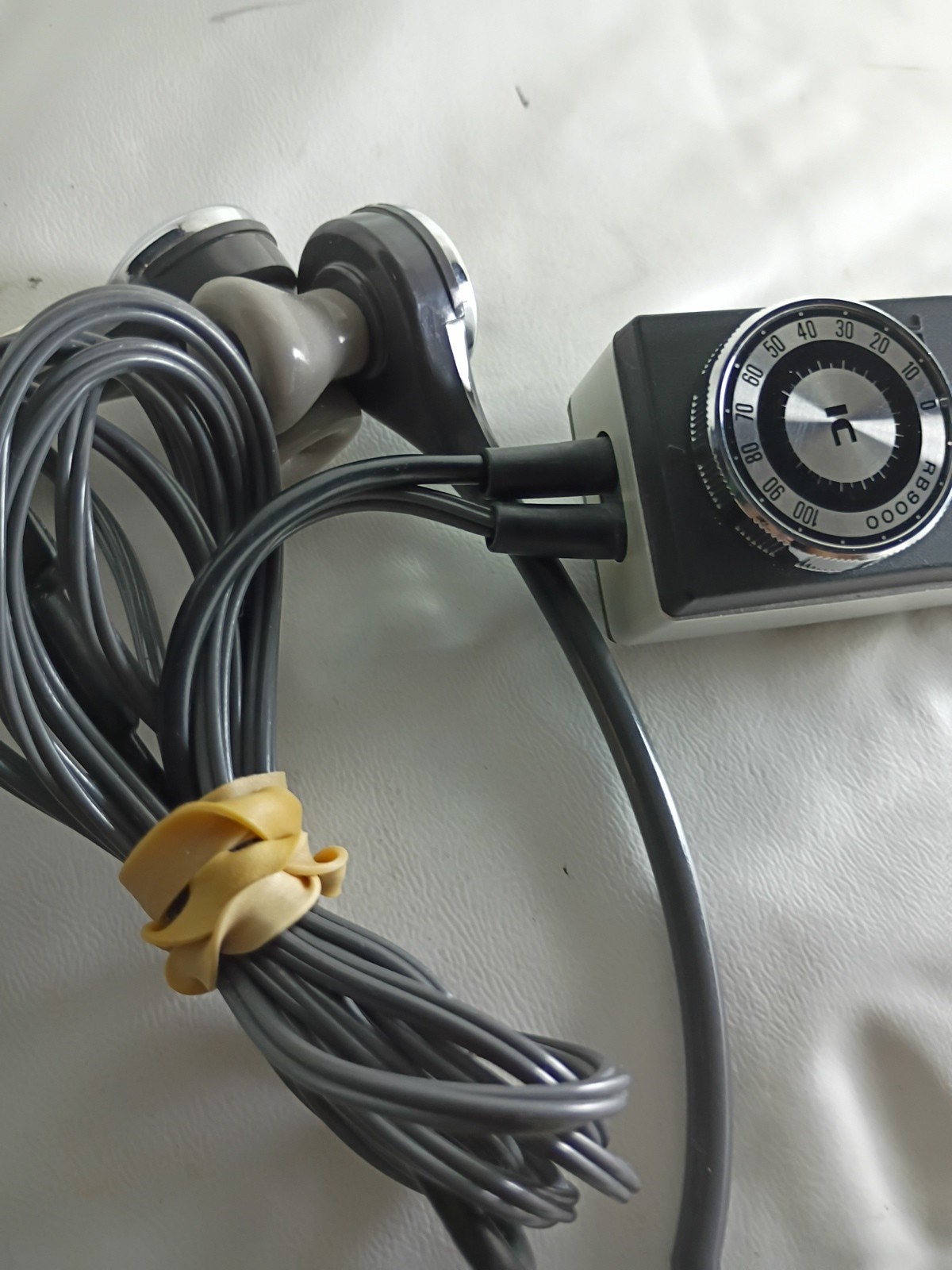 Sanyo Stereocast RB9000 Wired Remote Adapter with Headphones Vintage