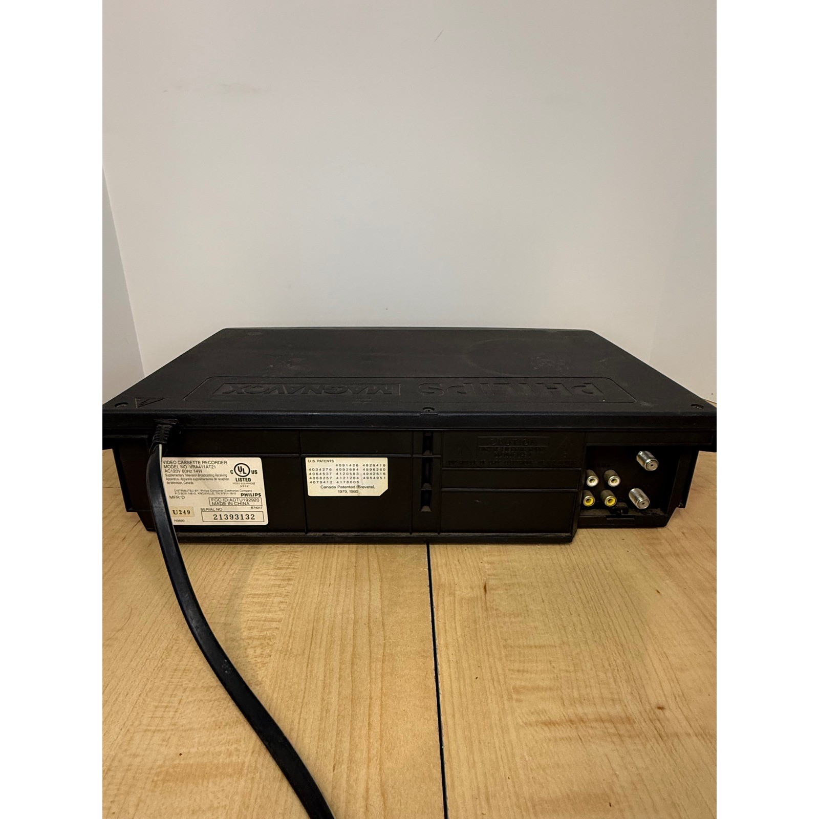 Philips Magnavox VRA411AT21 VHS HQ VCR 4 Head Black Parts or Repair
