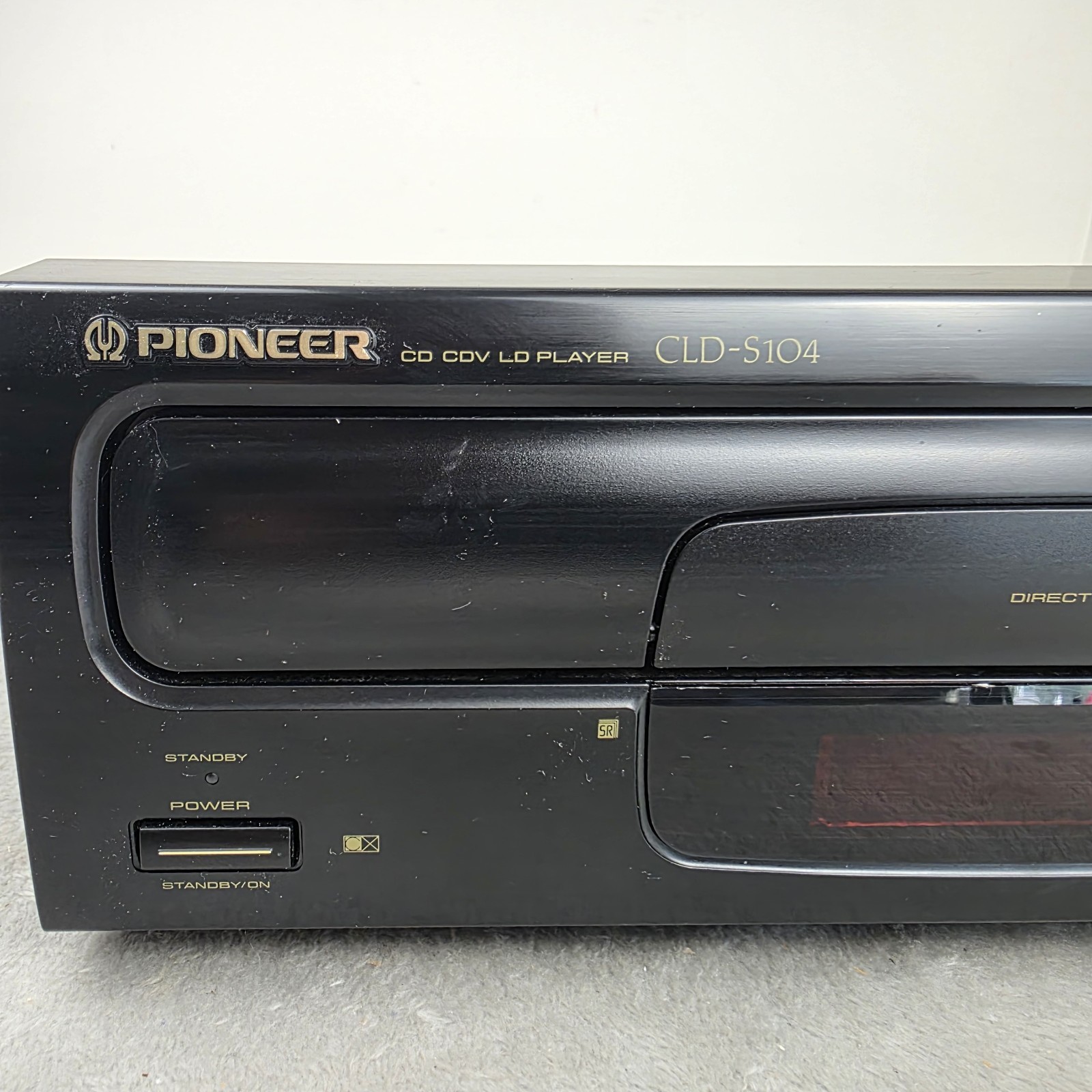 Pioneer CLD-S104 LaserDisc Player – TESTED Working – No Remote