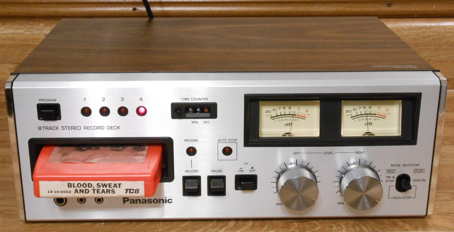 PANASONIC 8-TRACK STEREO PLAYER/RECORDER RS-808 FANTASTIC CONDITION & WORKS GOOD
