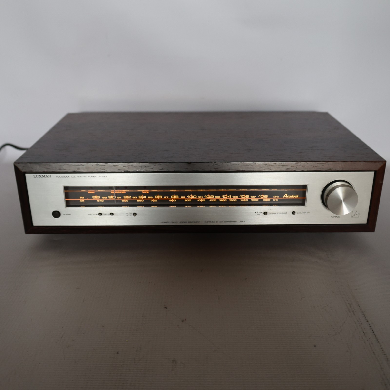 Luxman T-Series T-450 Vintage AM/FM Analog Radio Tuner Made In Japan WORKING!!