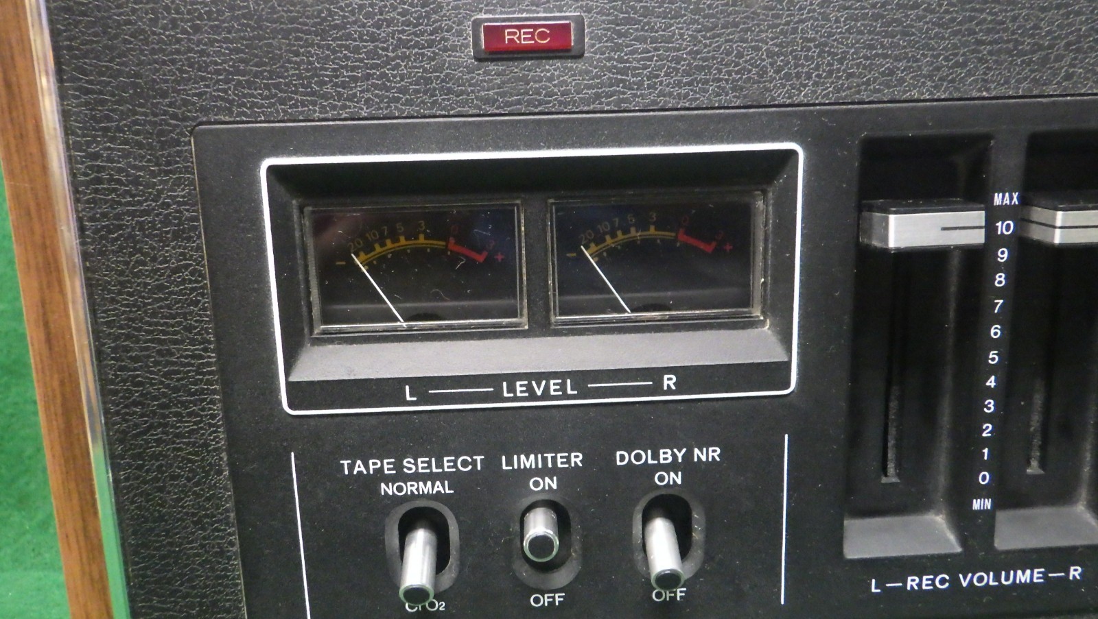 Sony TC-131SD Vintage Tape Deck w/Woodgrain-Aluminum Case