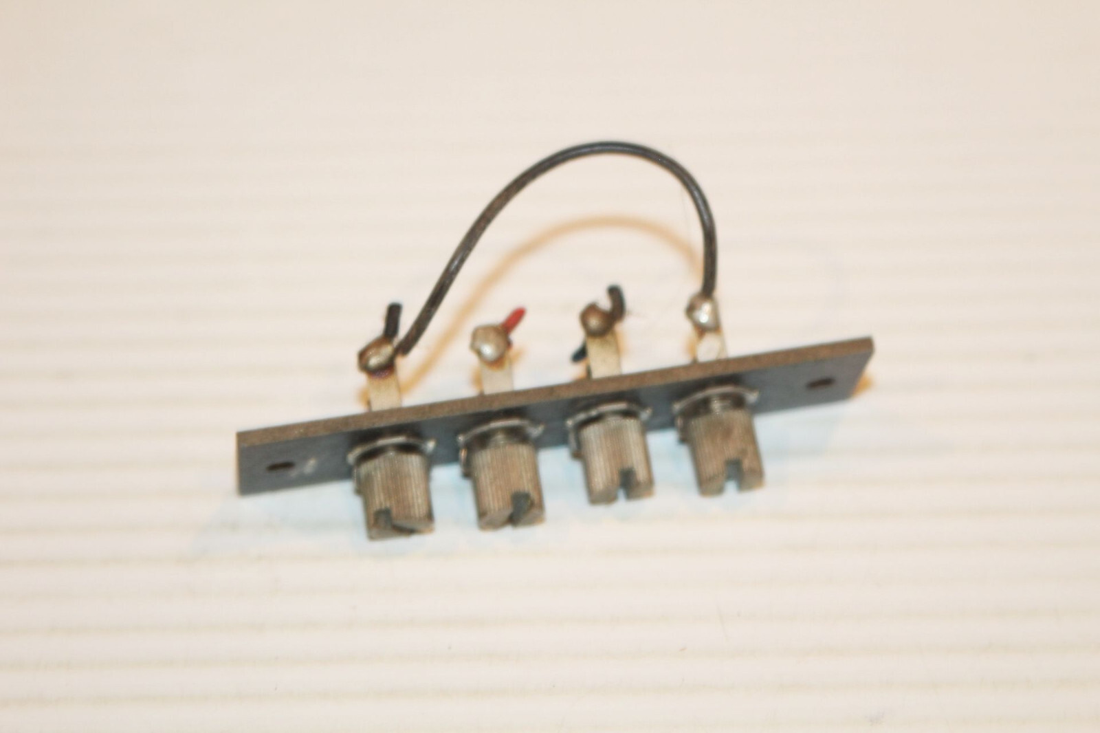 Vintage Realistic STA-80 Receiver Amp – OEM A Speaker Right / Left Screw Downs