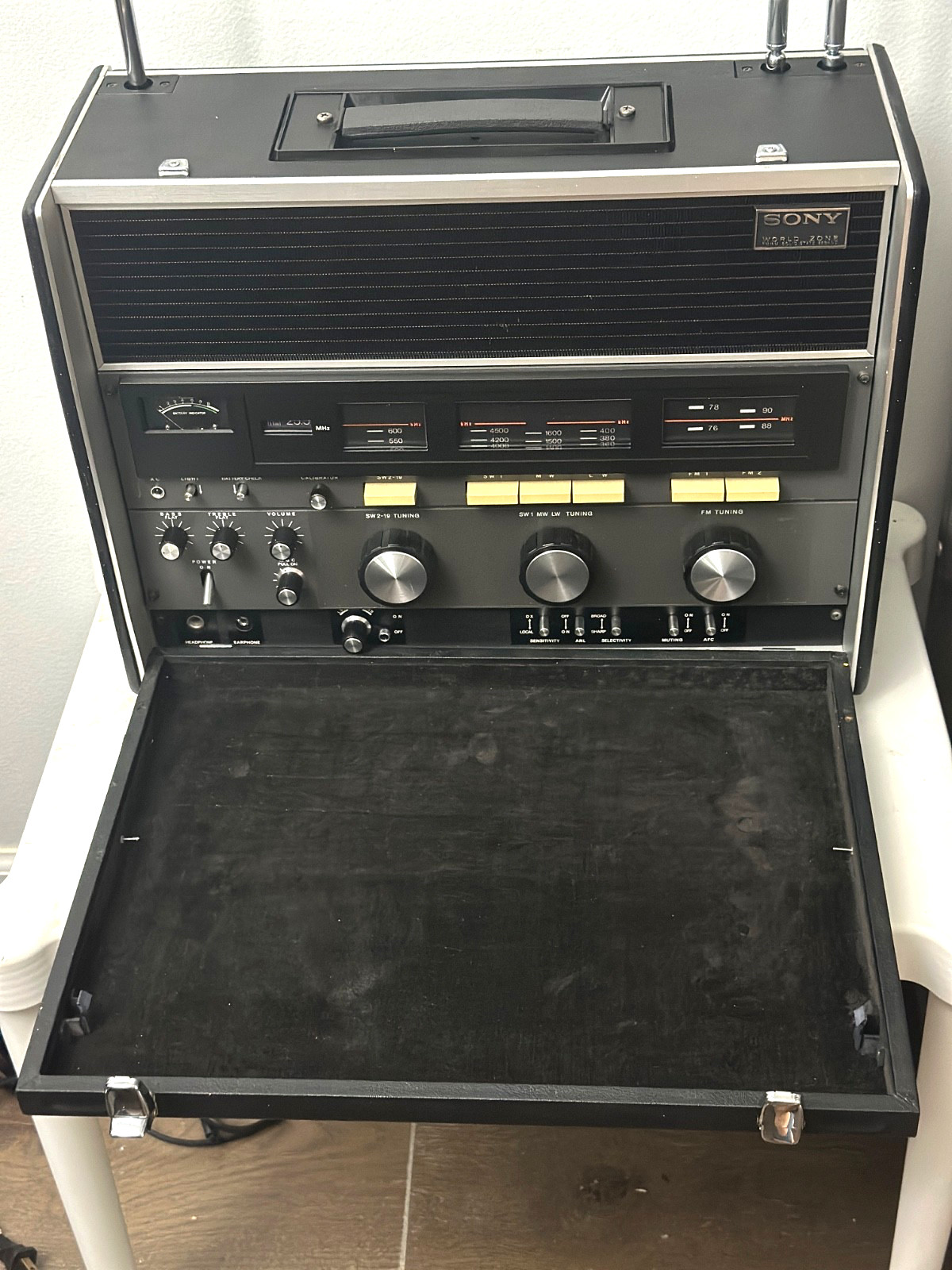 SONY CRF-230 Multi band Receiver,Tested/Works.