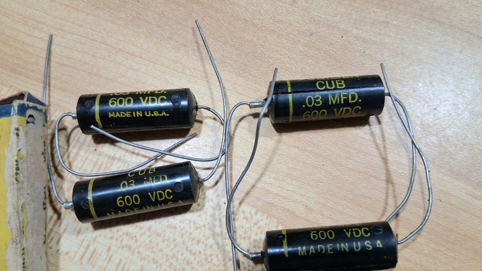 Lot of 8 NOS Cornell Dubilier .03 uf 600v Cub Axial Capacitors Molded PIO