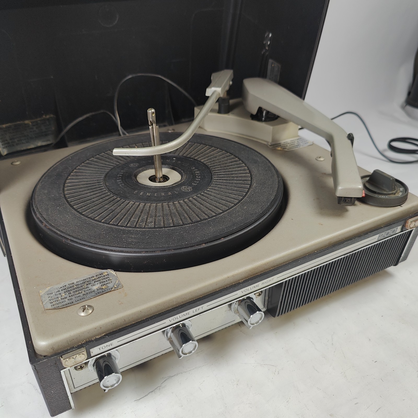 Vintage General Electric Model 200 “Mustang” Portable Record Player For Parts