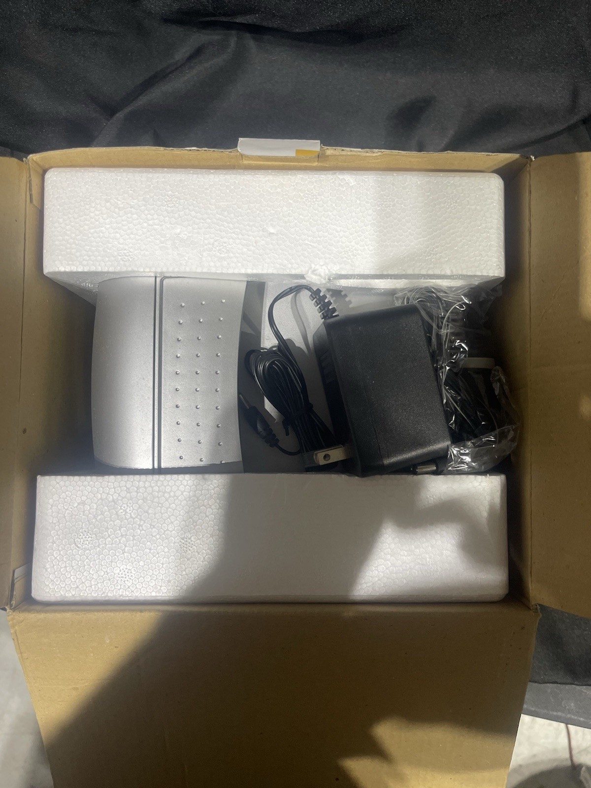 COBY CX-TV1 Portable 5″ Black & White Television w/ AM/FM Radio New Open Box