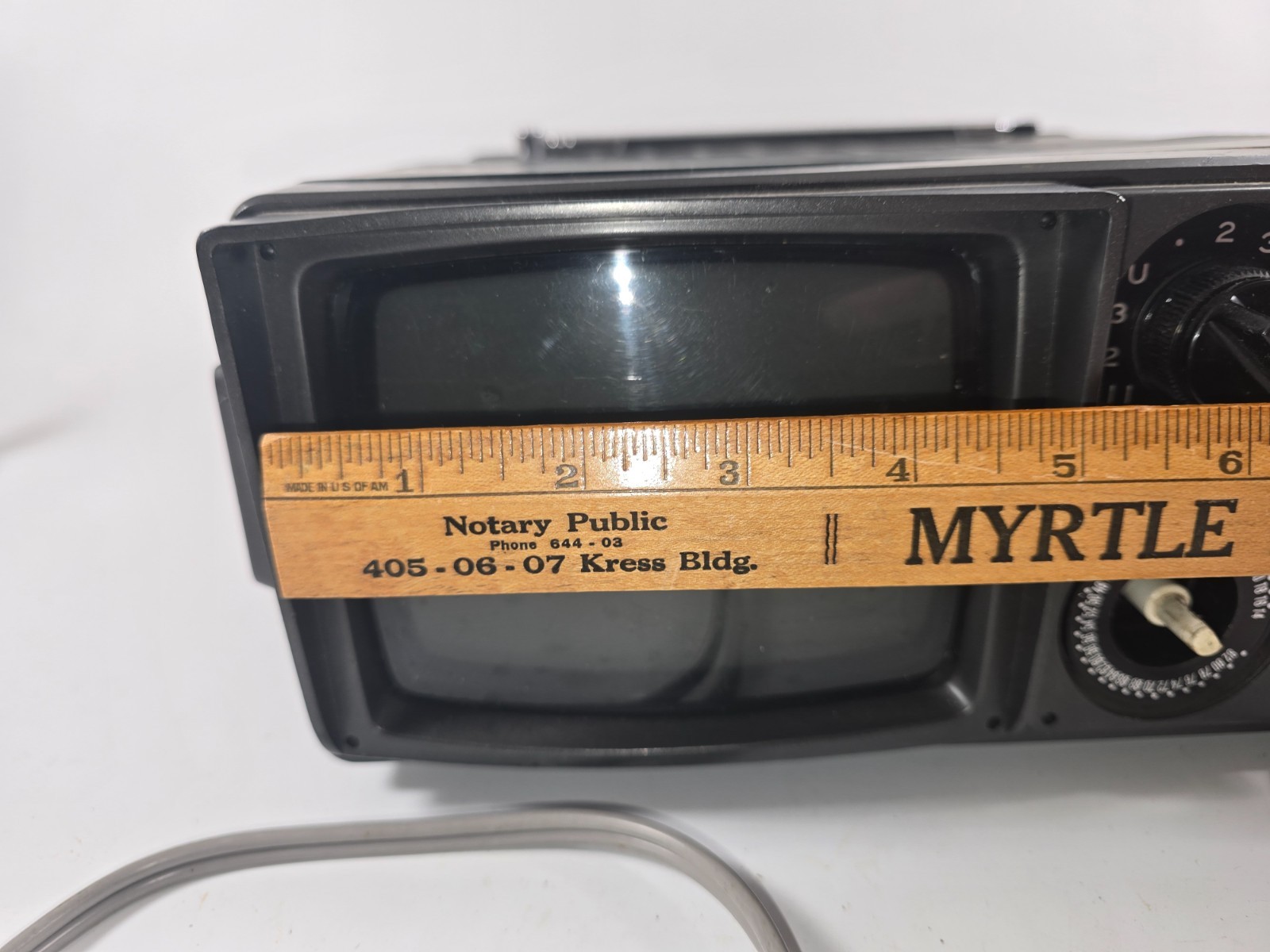 Daytron DT-505 Portable Black & White TV – 5″ Screen – VHF/UHF – Tested