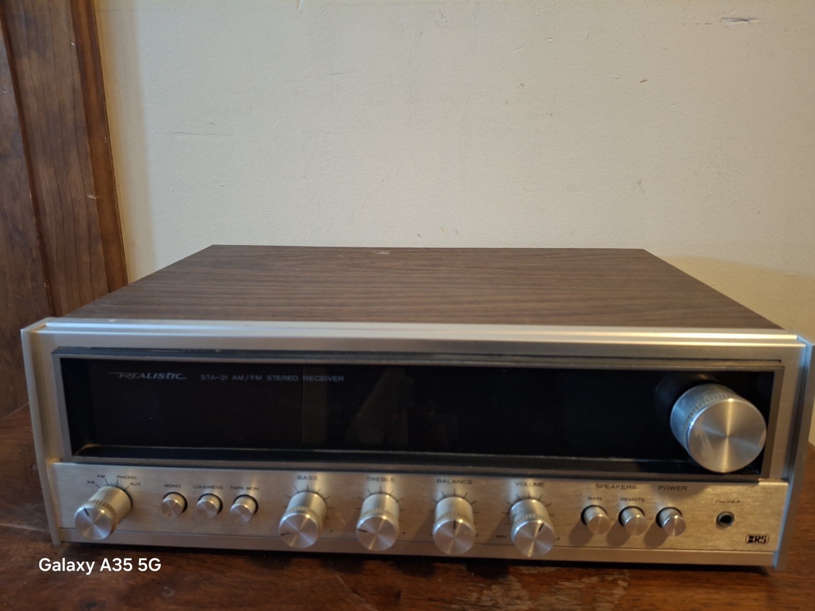 Realistic STA-21 AM/FM Stereo Receiver Walnut UNTESTED. Powers On. Sold As Is.