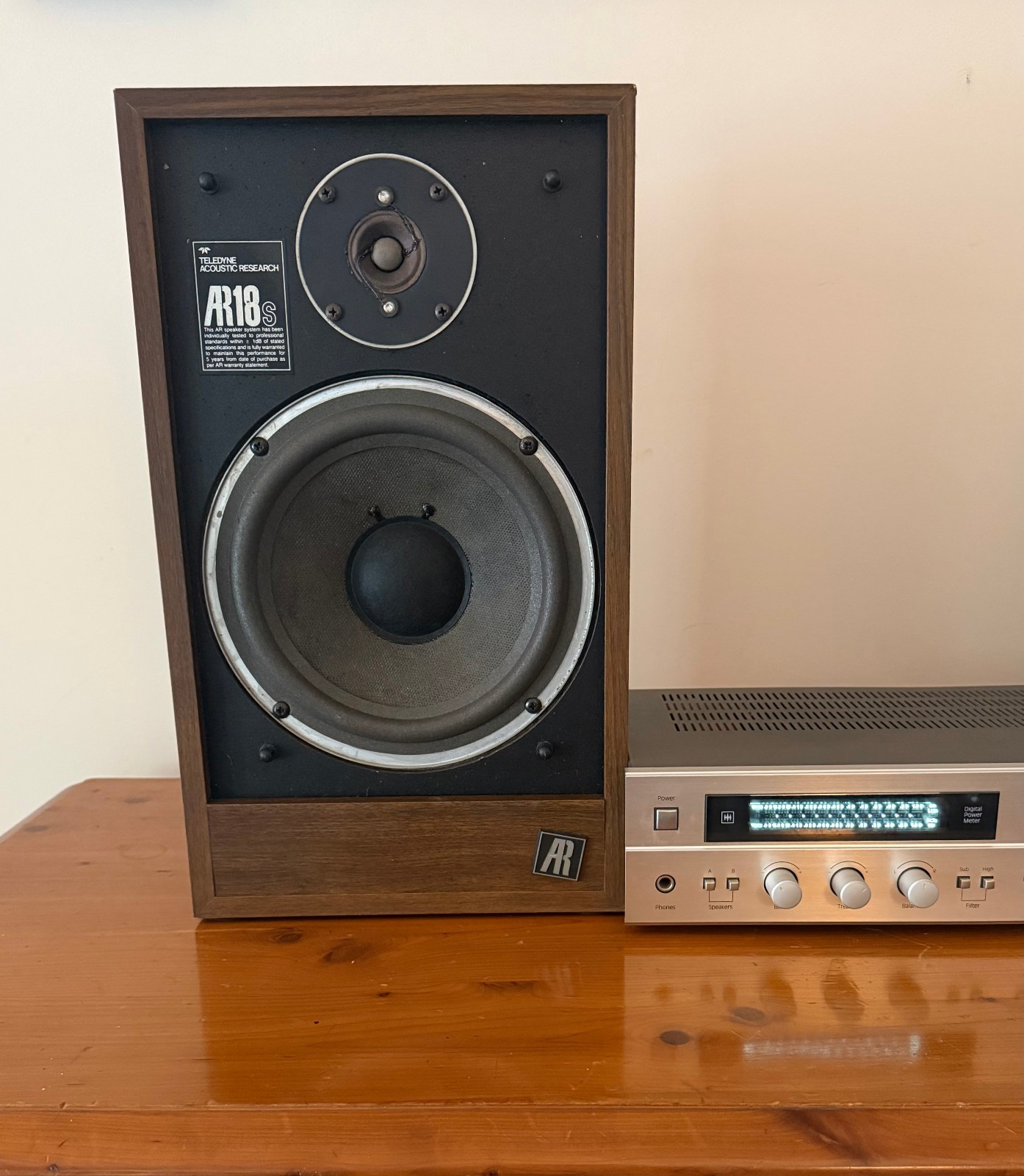 AR-18s Speakers + HH Scott 438A Amplifier : A classic combo from the 1980’s